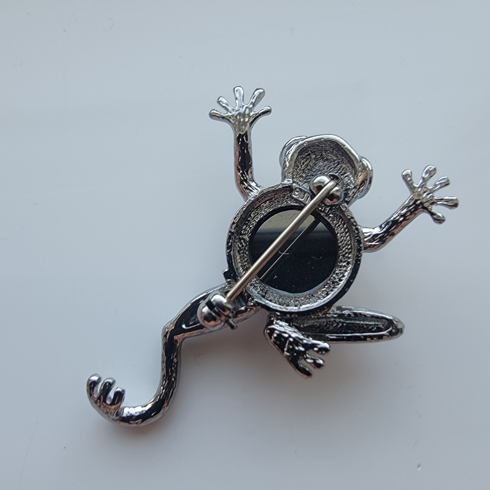 Vintage 5th avenue Silver frog brooch with hematite crystal back signed butler - Picture 2 of 4